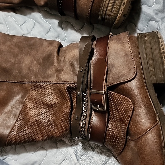 Brown boots wide calf - Picture 2 of 3